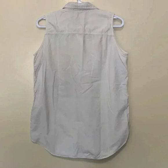 Royal Robbins sleeveless lightweight hiking top with large Velcro pockets - Picture 3 of 6